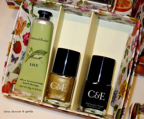 crabtree-evelyn-holiday-2013-nail-polish-set-3