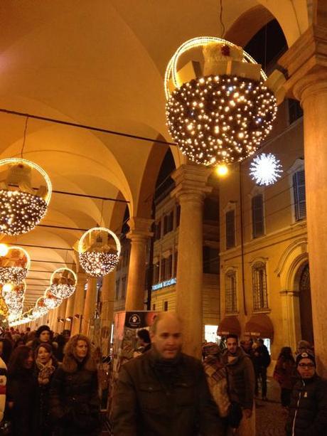 Reasonstodress.com Christmas lights in the city of Modena, Italy