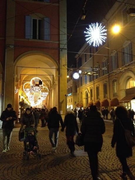 Reasonstodress.com Christmas lights in the city of Modena, Italy