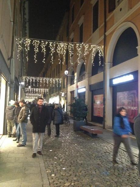 Reasonstodress.com Christmas lights in the city of Modena, Italy