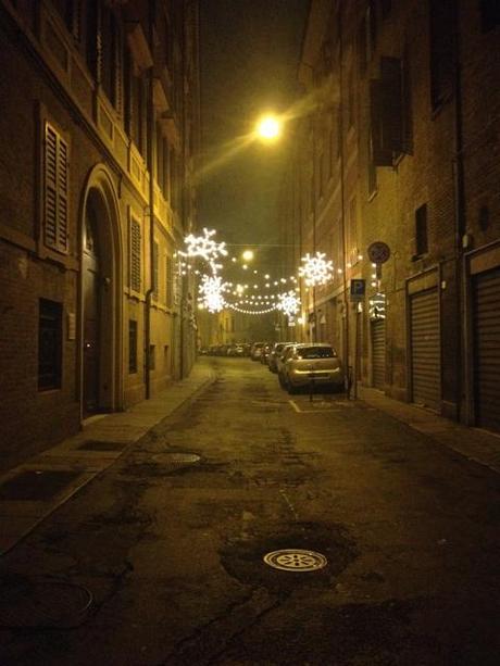 Reasonstodress.com Christmas lights in the city of Modena, Italy