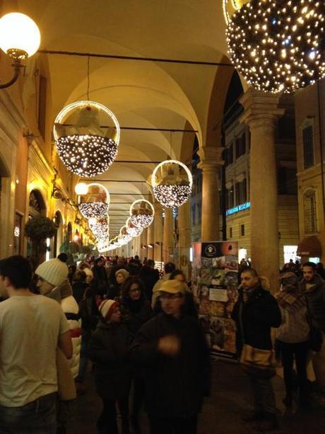 Reasonstodress.com Christmas lights in the city of Modena, Italy