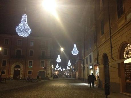 Reasonstodress.com Christmas lights in the city of Modena, Italy