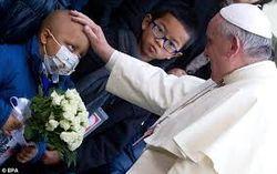 Pope_Francis_with_child
