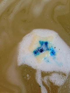 Lush Star Light Star Bright Bath Melt