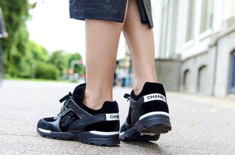 black-aw13-chanel-trainers-710x470
