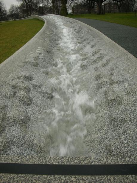 Diana, Princess of Wales Memorial Fountain, London - Water Splashes