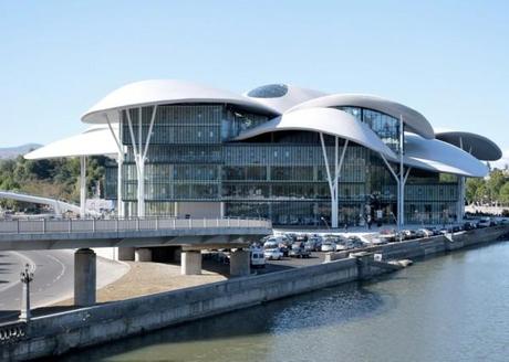 dezeen_Tbilisi-Public-Service-Hall-by-Fuksas_ss_5