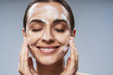 Radiant Glow: Vitamin C Face Wash for Vibrant Skin