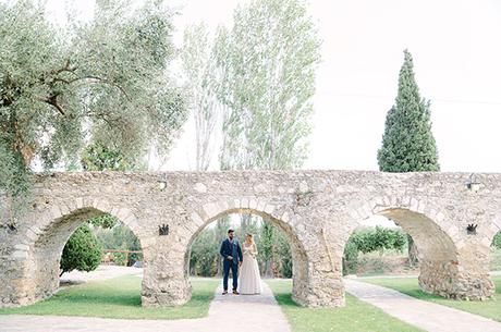 pretty-fall-wedding-sparta-peach-and-white-hues_46x