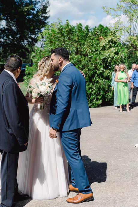 pretty-fall-wedding-sparta-peach-and-white-hues_34