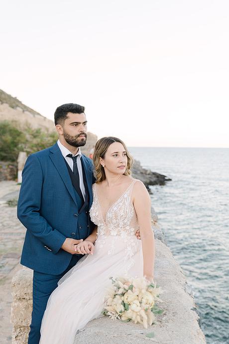 pretty-fall-wedding-sparta-peach-and-white-hues_07x