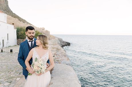 pretty-fall-wedding-sparta-peach-and-white-hues_01x