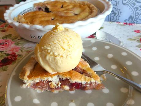 Cranberry & Apple Pie