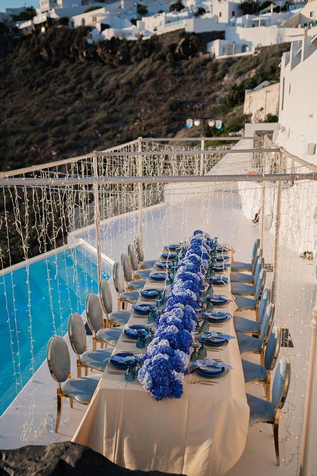 stunning-summer-wedding-santorini-blue-hydrangeas_36x