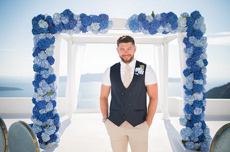 stunning-summer-wedding-santorini-blue-hydrangeas_10x