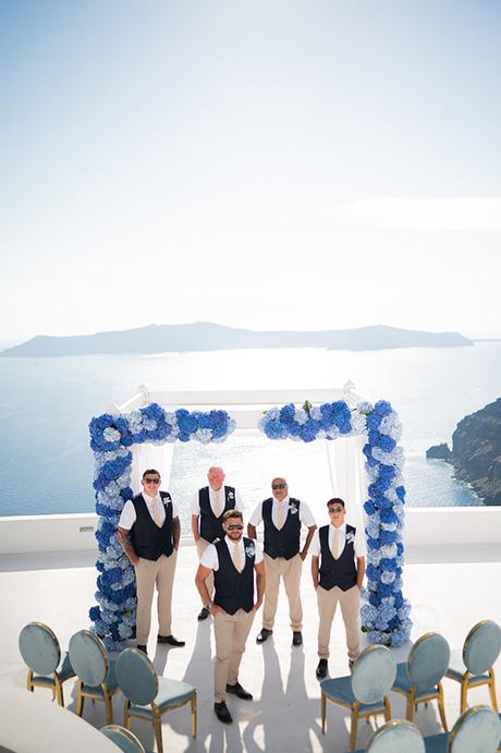 stunning-summer-wedding-santorini-blue-hydrangeas_10y