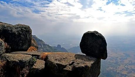 Hanging rock in Trikut mountain range Deoghar is one of the exciting places to visit in Jharkhand