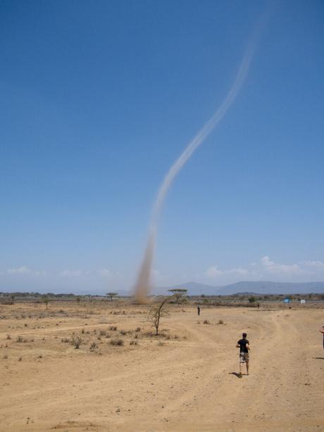 large-dust-devil-in-northern-kenya