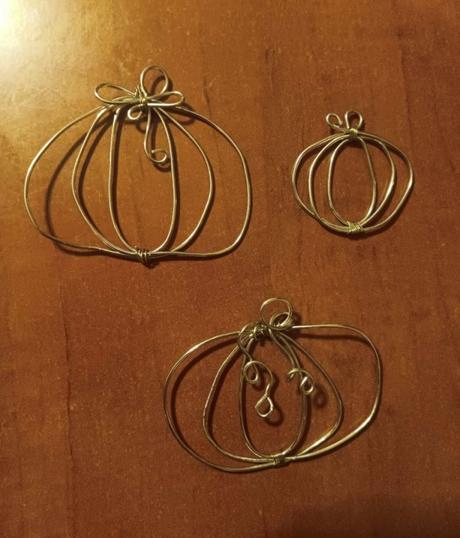 DIY: Wire Pumpkin For Halloween Pendant