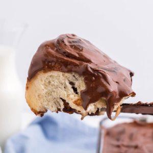 CHOCOLATE CINNAMON ROLLS WITH CHOCOLATE CHIPS