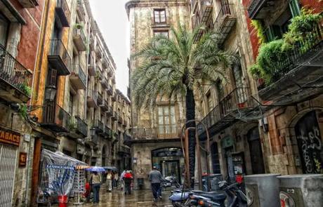 10 Beautiful Streets In Barcelona That You Must Explore Carrer-de-Montcada