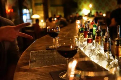 Explore Bahamas Wild Nightlife Scene Of Vibrant Bars And Pubs Atlantis Casino