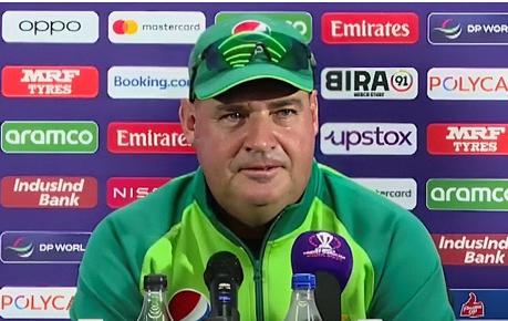 Micky Arthur needs to remember his role is Cricket coach - not spokesperson !!