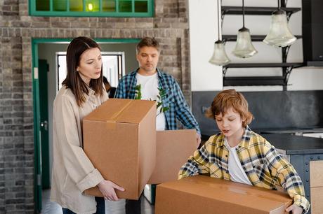 Moving Out With Children: And All You Need To Do