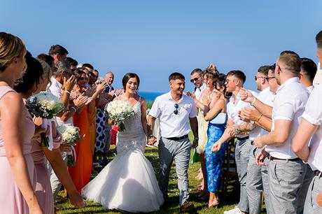 romantic-destination-wedding-protaras-white-roses_12