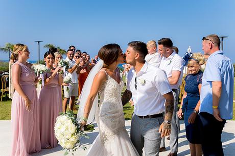 romantic-destination-wedding-protaras-white-roses_13