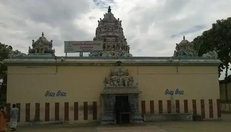 Hridayaleshwar Temple holds great importance in the hearts of devotees and tourists.