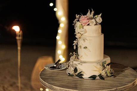 romantic-destination-wedding-naxos-with-pink-roses_17