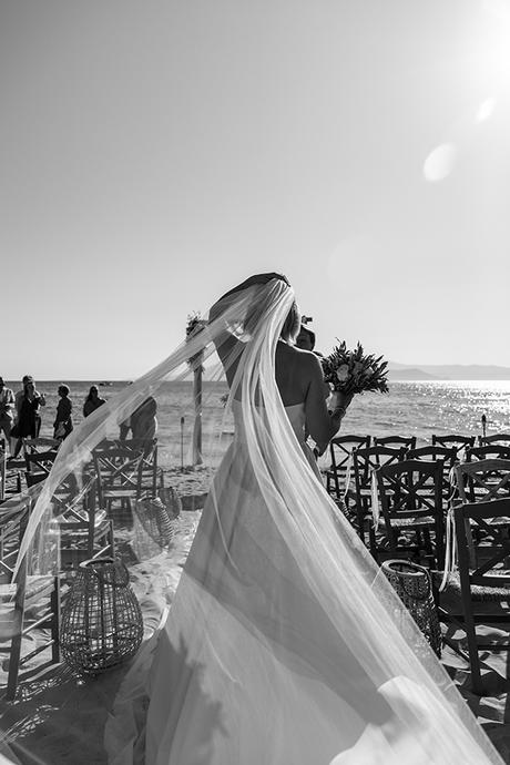 romantic-destination-wedding-naxos-with-pink-roses_02