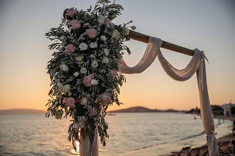 romantic-destination-wedding-naxos-with-pink-roses_09