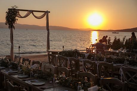 romantic-destination-wedding-naxos-with-pink-roses_10