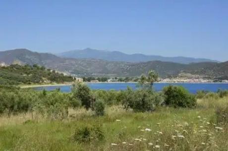 A mesmerising view of Sattal where seven interconnected lakes await, one of the best places to visit near Jim Corbett