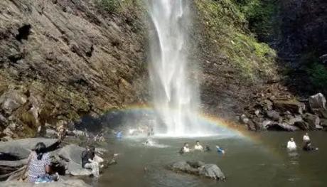 Kudlu Falls is one of the scenic places to visit in Udupi.