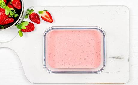 Easy Strawberry Yogurt
