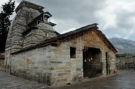19 Most Beautiful Places To Visit In Uttarakhand In Winter 2022 Ancient temple of Lord Shiva in Gopteshwar town near Chamoli