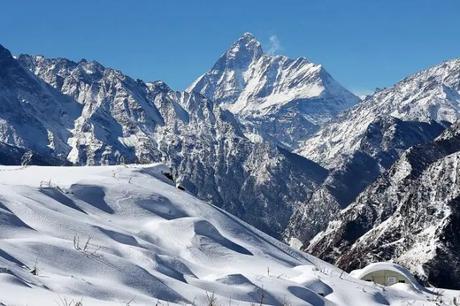 19 Most Beautiful Places To Visit In Uttarakhand In Winter 2022 A view of Nanda devi from Pithoragarh