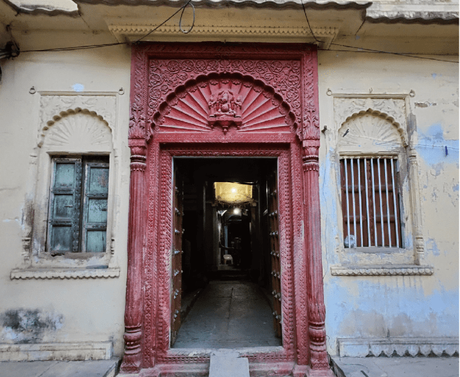 Streetscapes of Benaras: Heritage Buildings, Vintage Structures, Visual Art and more