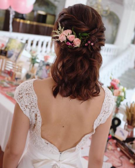 half up half down wedding hairstyles on bob with flowers christinechiamakeup