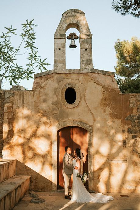 lovely-destination-wedding-crete-white-hydrangeas_01x