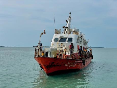 How To Visit Nainativu Island (Nagadeepa Island): A Truly Offbeat Adventure (2023) ferry-at-Kurikattuwan-jetty
