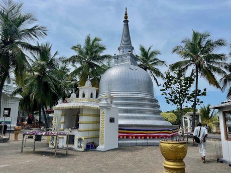 How To Visit Nainativu Island (Nagadeepa Island): A Truly Offbeat Adventure (2023) silver-stupa-at-Nagadeepa-Purana-Vihara