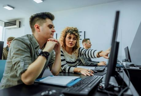 Top Programming Languages and Their Common Applications Developers