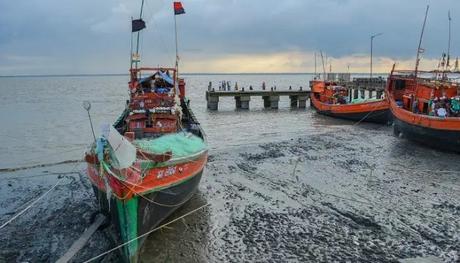 7 Beaches in West Bengal To Invigorate Your Senses Enjoy a boat ride at Diamond Harbor Beach