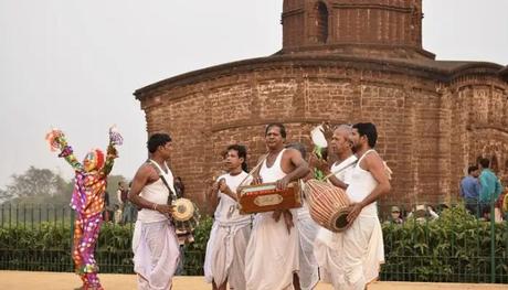 One Day Trip To Bishnupur: A Vacation To Cherish Forever Enjoy some cultural performances on a one day trip to Bishnupur