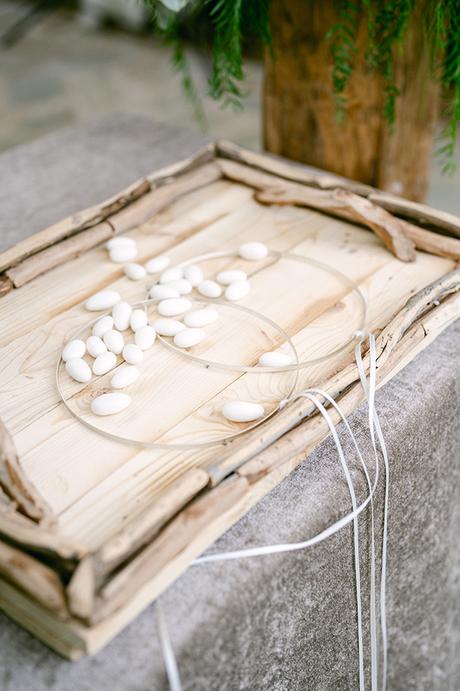 Charming summer wedding in Athens with lilac blooms | Lela & Efthimios charming-summer-wedding-athens-lilac-blooms_19x